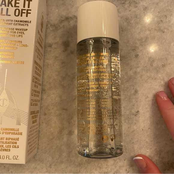 Charlotte Tilbury Take it All Off Make Up Remover - Picture 4 of 5